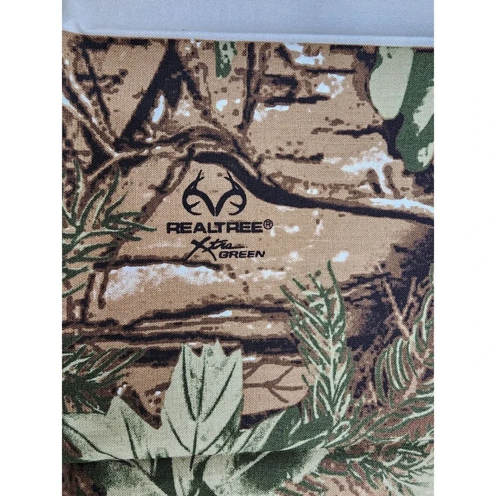 RealTree Xtra Green Star Of The Show Pattern Winter Deer Quilt Kit 69.5